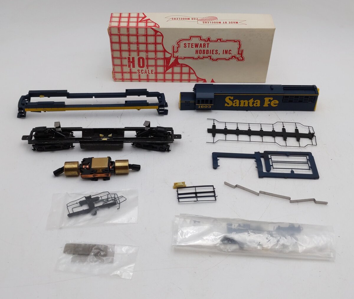 Stewart Hobbies, Inc 7110 HO Scale Santa Fe GE U25B Diesel Locomotive #1600 EX/Box