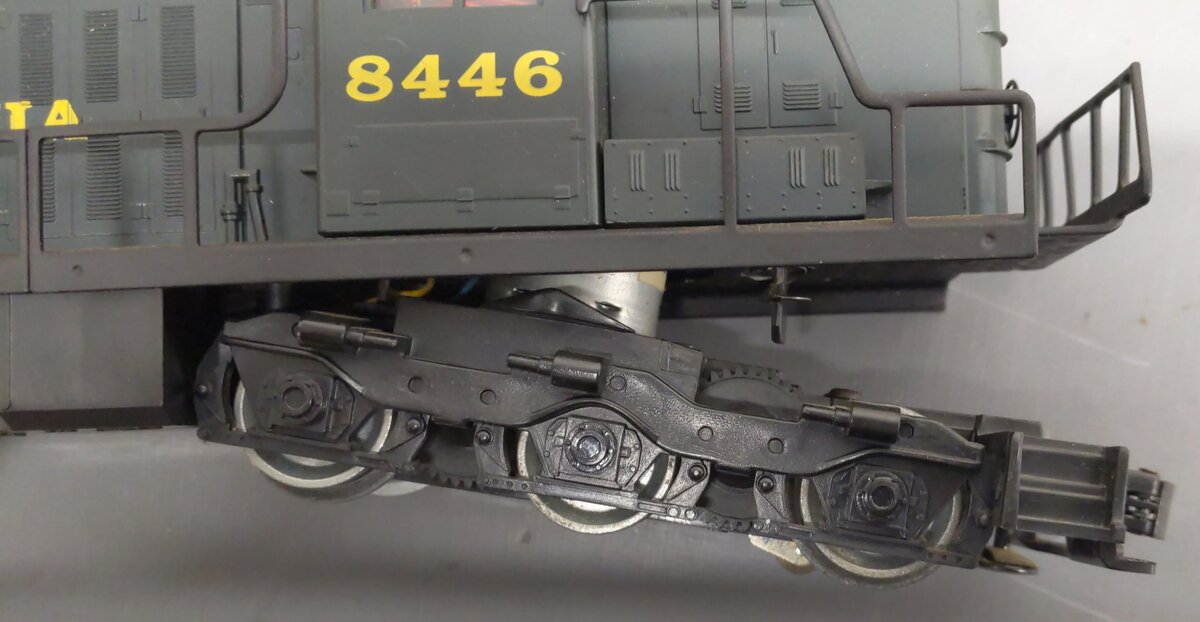 Lionel 6-18832 O Gauge Pennsylvania RSD-4 Diesel Locomotive #8446 VG/Box