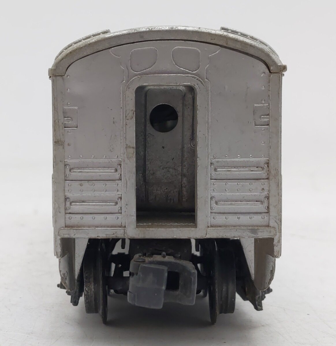 Lionel 2434 Vintage O Lionel Lines Illuminated Newark Passenger Car VG
