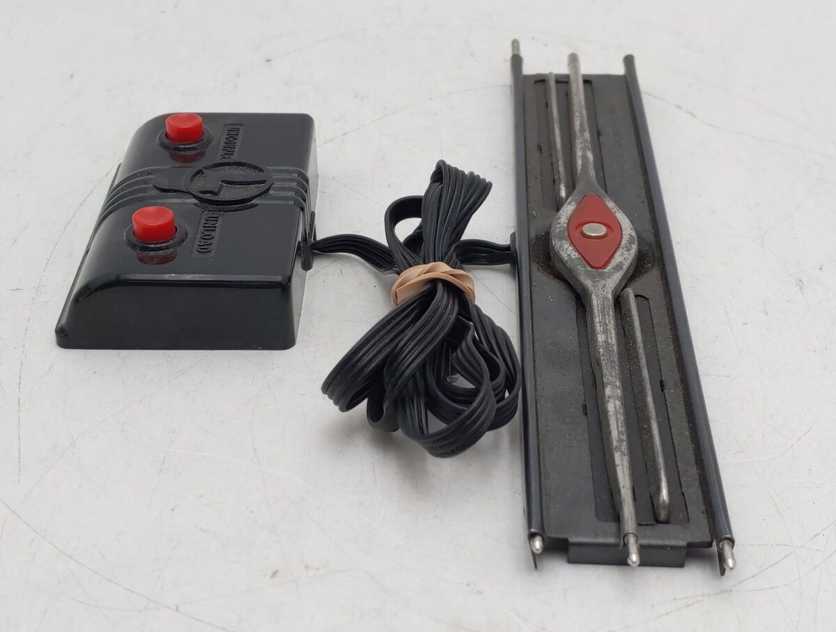 Lionel 6-12746 O27 Gauge Operating Uncoupling Remote Control Track VG/Box