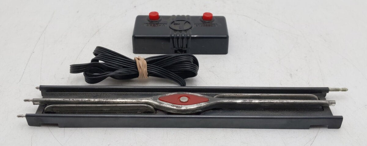 Lionel 6-12746 O27 Gauge Operating Uncoupling Remote Control Track VG/Box