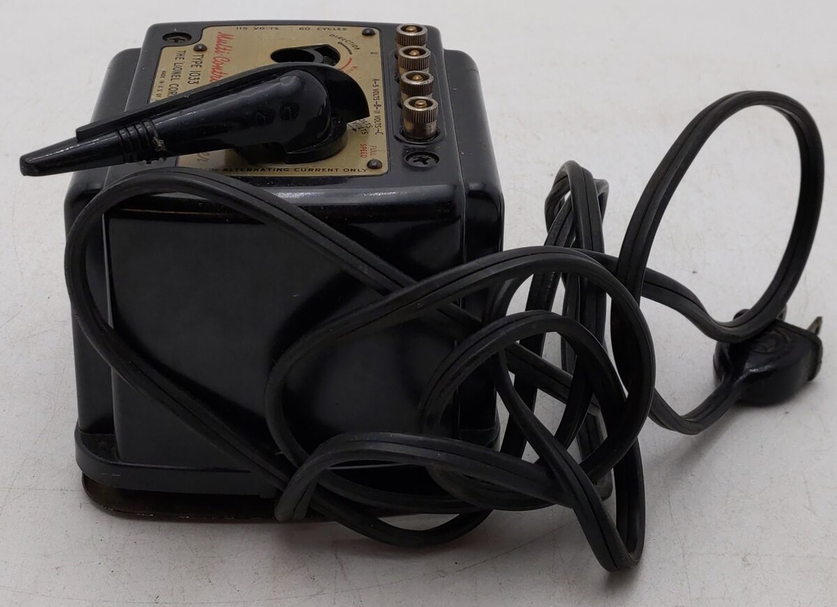 Lionel 1033 Vintage O 90 Watt Transformer w/ Whistle/Box