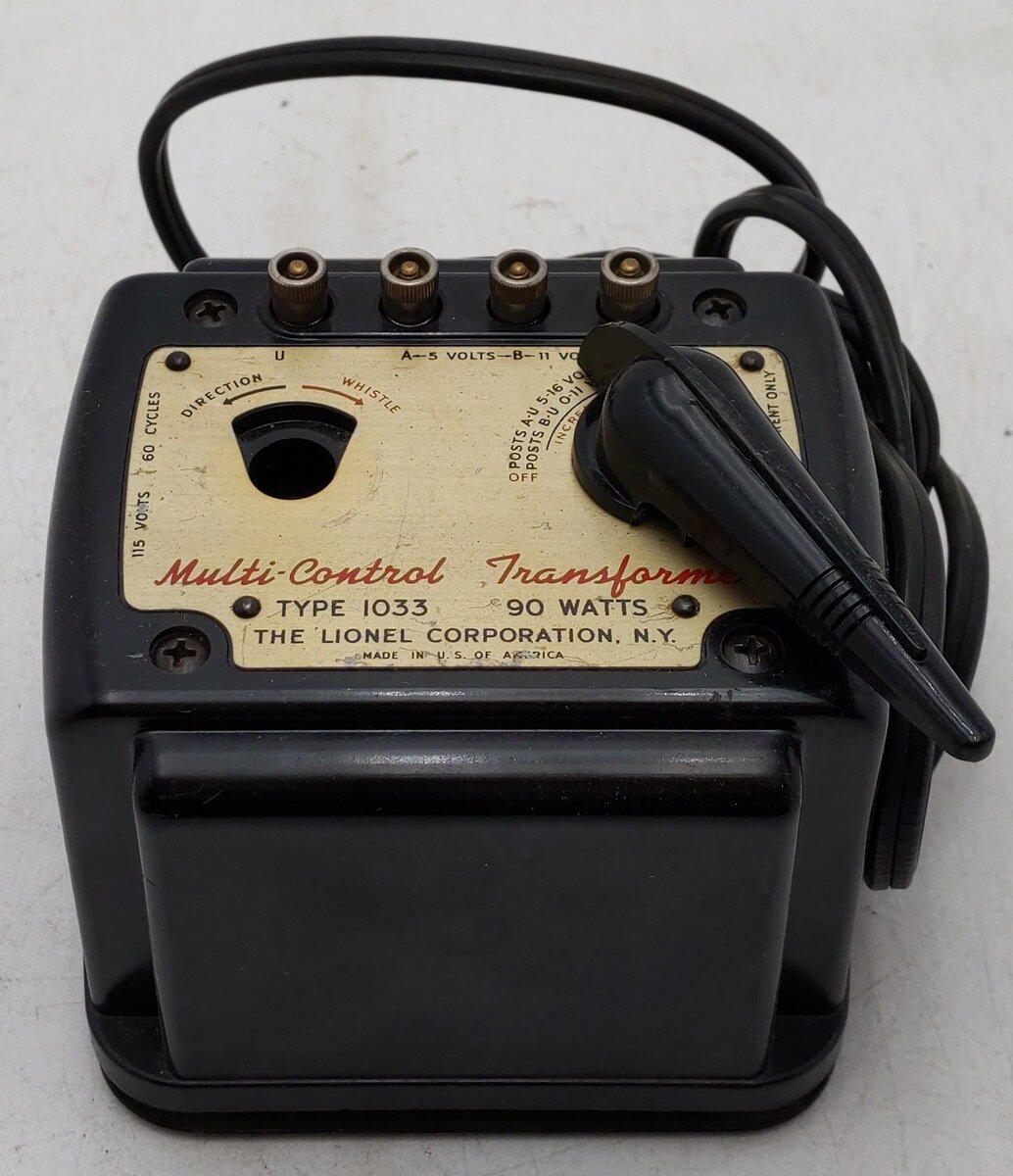 Lionel 1033 Vintage O 90 Watt Transformer w/ Whistle/Box