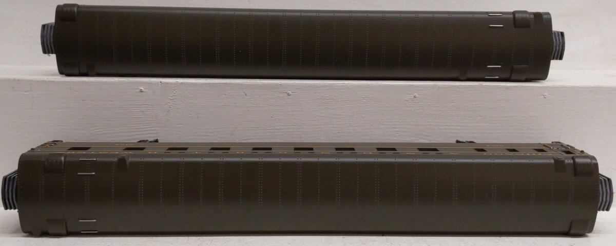 MTH 20-6636 O Gauge C&NW 70' Streamlined Sleeper/Diner Passenger Car Set LN/Box