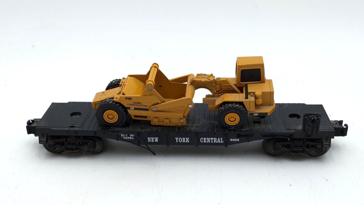 Lionel 6-16954 O Gauge New York Central Flatcar with ERTL Scraper #6424 EX/Box