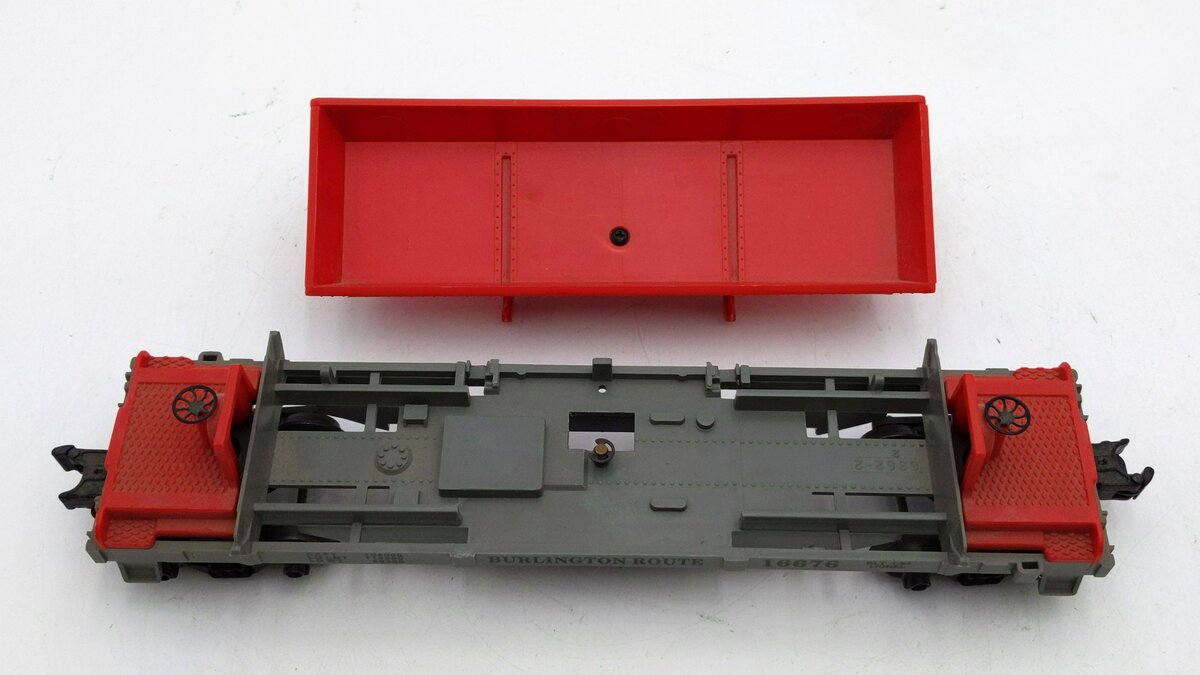 Lionel 6-16676 O Gauge Chicago Burlington & Quincy Coal Dump Car VG/Box