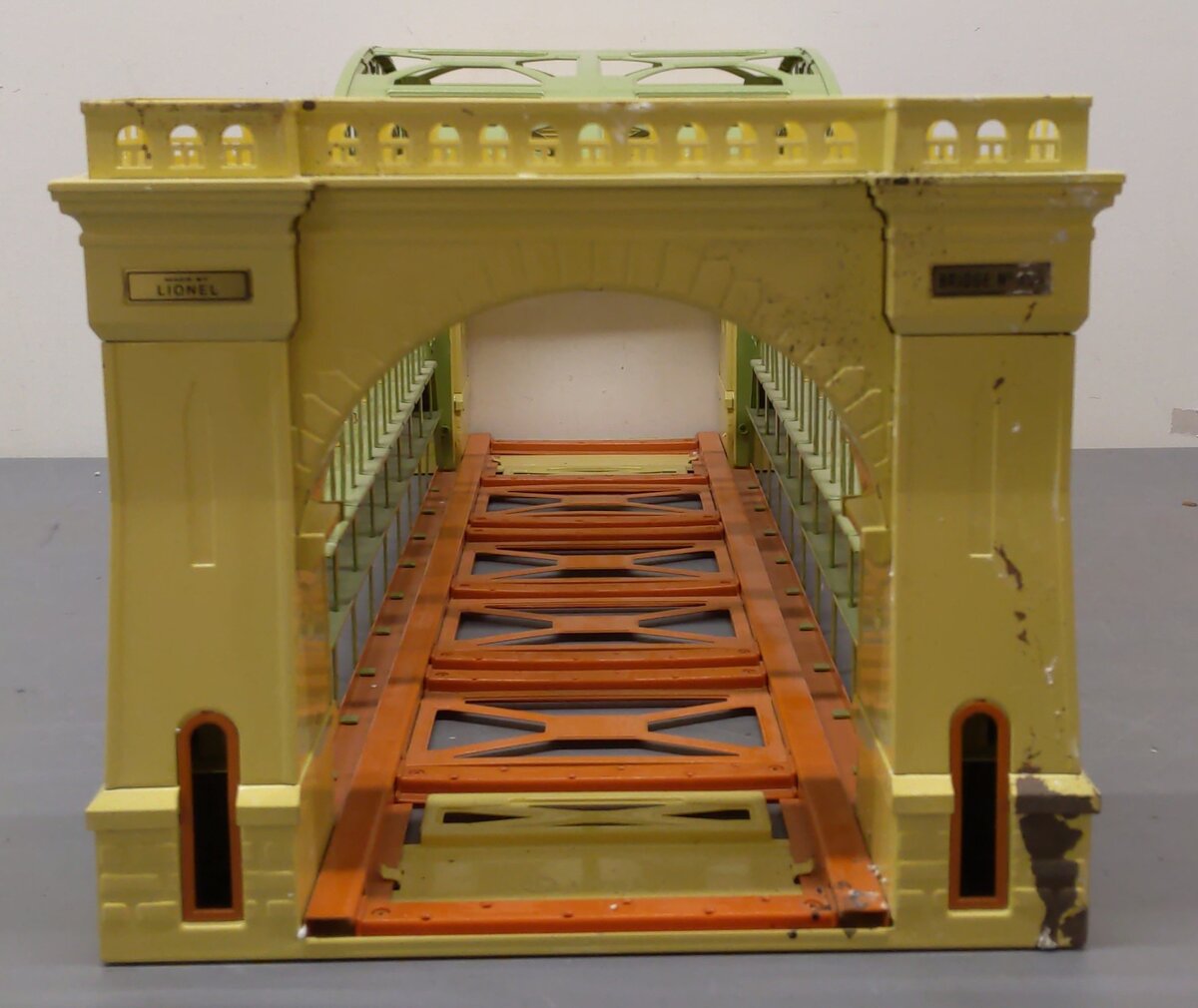 Lionel 6-32904 O Gauge Green & Cream Tinplate Hellgate Bridge #305 VG/Box