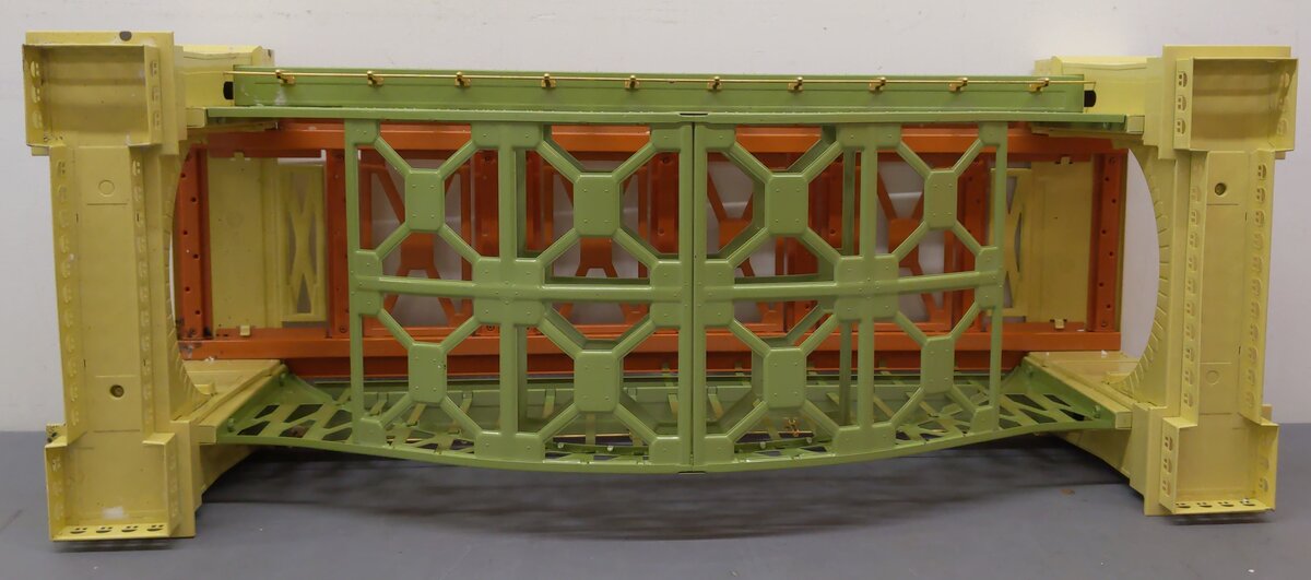 Lionel 6-32904 O Gauge Green & Cream Tinplate Hellgate Bridge #305 VG/Box