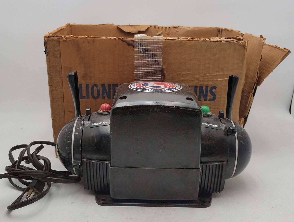 Lionel ZW Vintage O Trainmaster 275 Watt Transformer with Whistle VG/Box