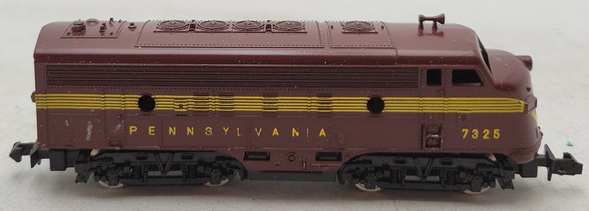 Lima 4241 N Scale Pennsylvania Railroad EMD F-7 Dummy Diesel Locomotive #7325 LN/Box