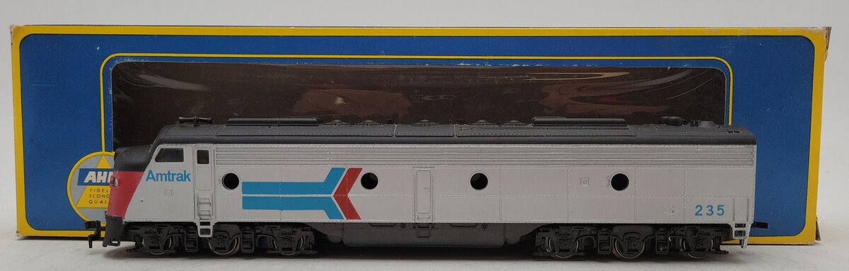 AHM 5121T HO Scale Amtrak GM E8(E9) Powered Diesel Locomotive #235 LN/Box