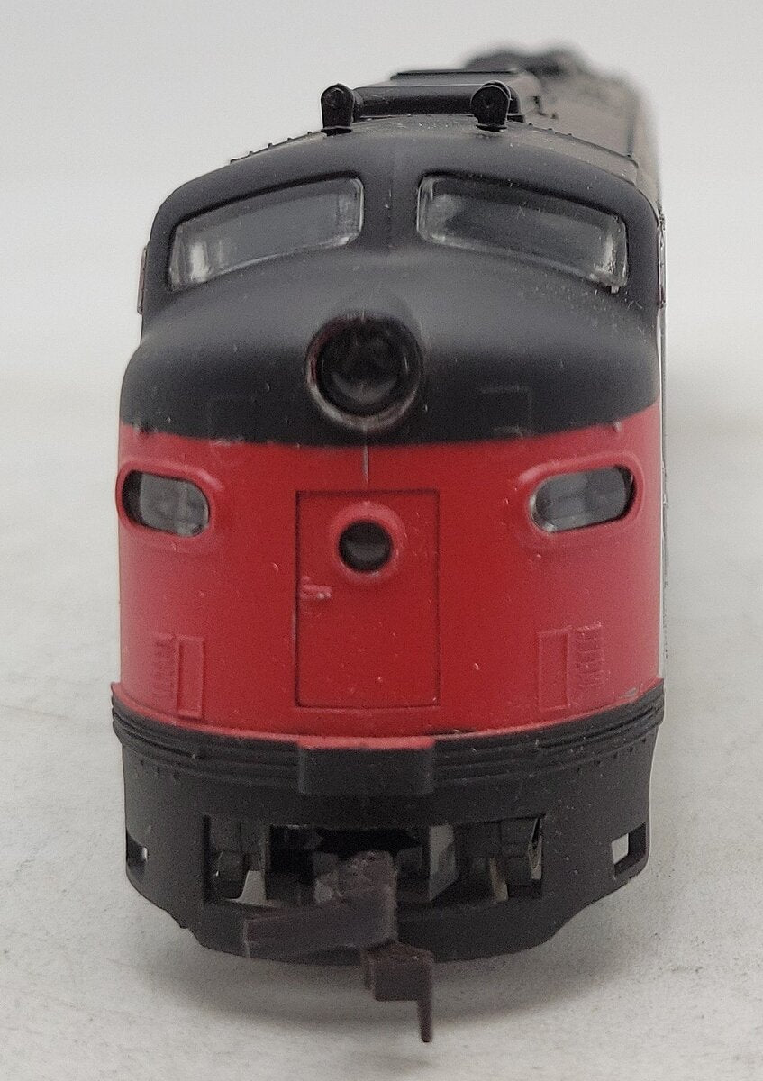 AHM 5121T HO Scale Amtrak GM E8(E9) Powered Diesel Locomotive #235 LN/Box