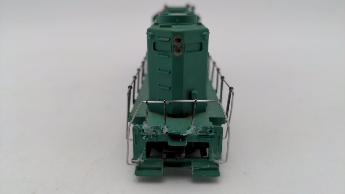 Mantua 406-28 HO Scale Penn Central Diesel Locomotive #5628 VG