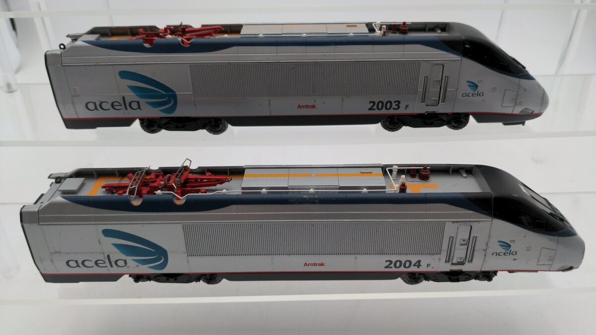 Bachmann HO Scale Acela Electric Locomotive #2003/2004 VG