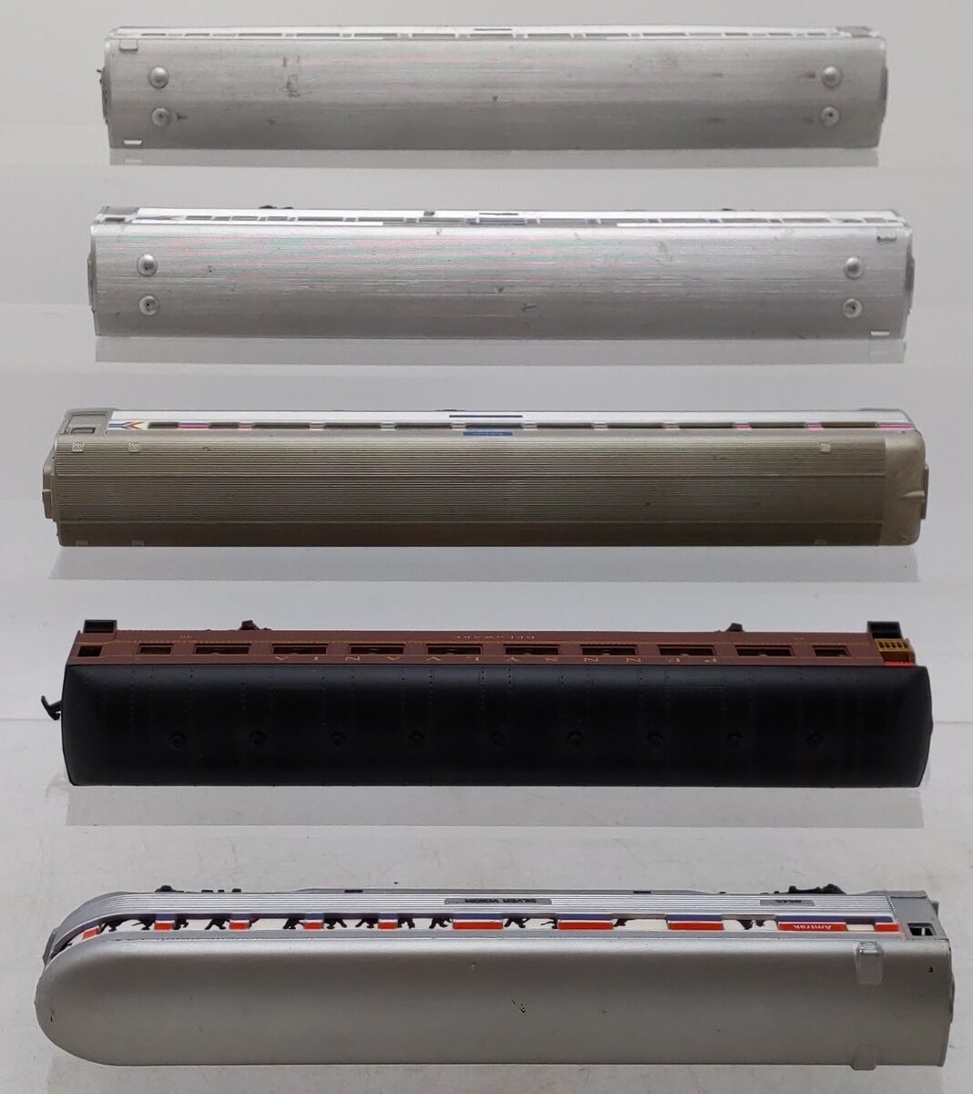 HO Scale Assorted Passenger Cars [5]