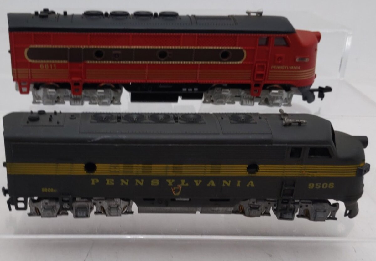Athearn HO Pennsylvania Railroad Diesel Locomotives: #8506 & #6811 [2] EX
