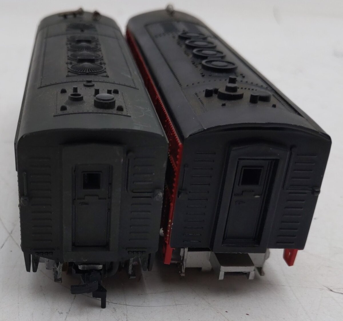 Athearn HO Pennsylvania Railroad Diesel Locomotives: #8506 & #6811 [2] EX