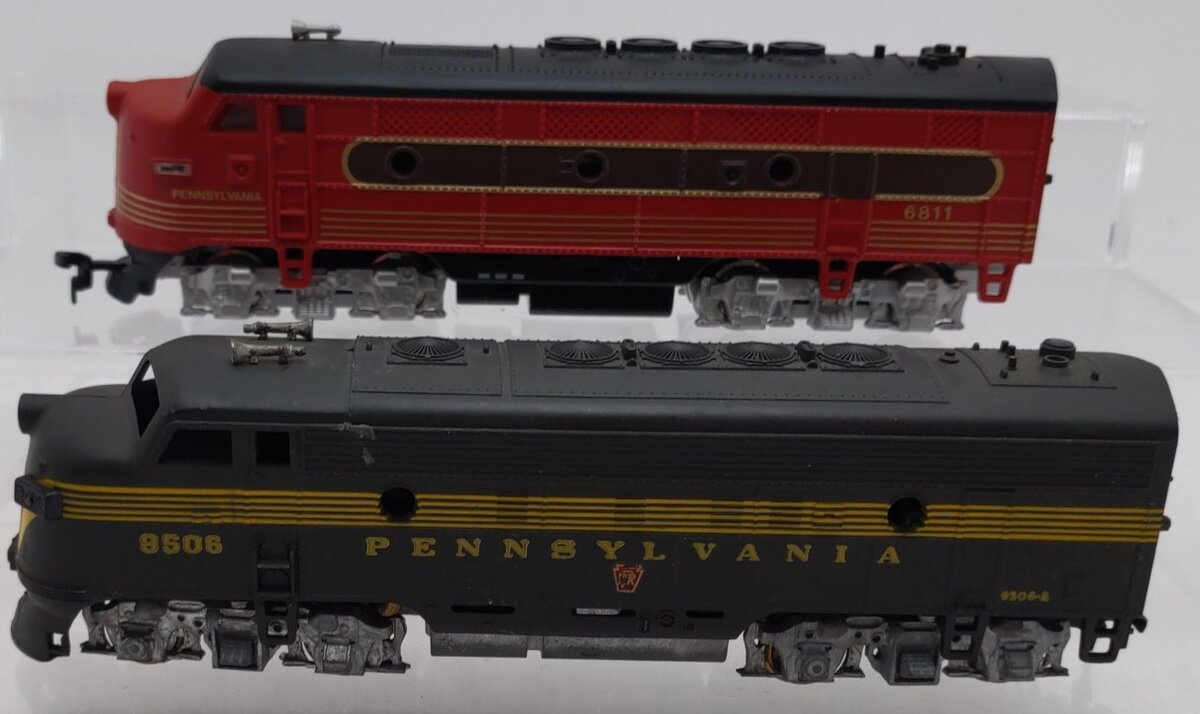Athearn HO Pennsylvania Railroad Diesel Locomotives: #8506 & #6811 [2] EX
