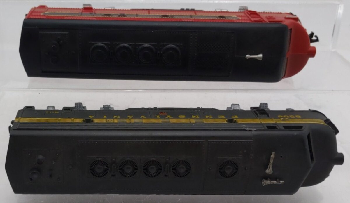 Athearn HO Pennsylvania Railroad Diesel Locomotives: #8506 & #6811 [2] EX