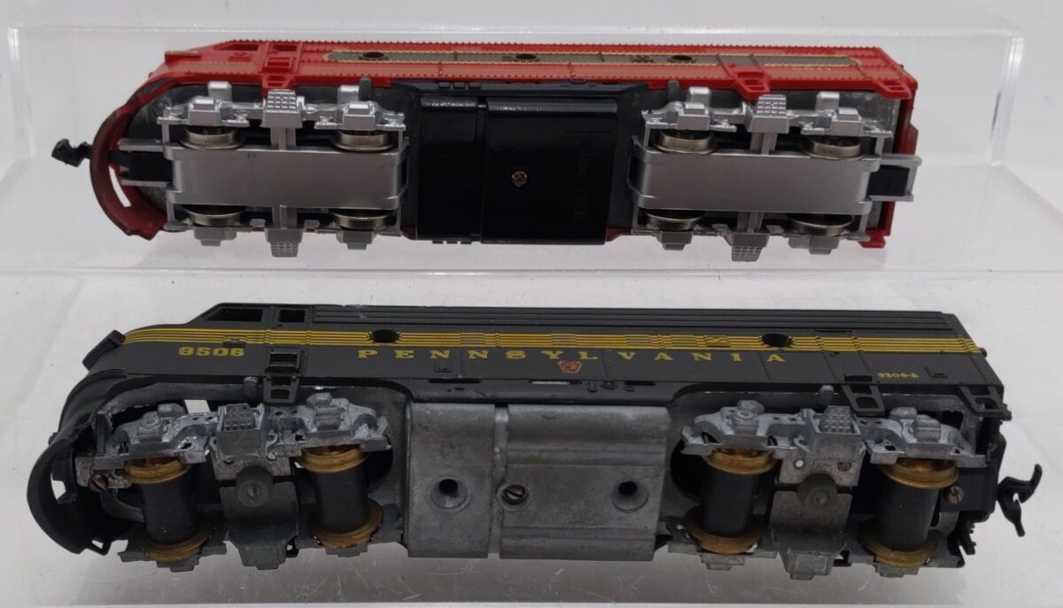 Athearn HO Pennsylvania Railroad Diesel Locomotives: #8506 & #6811 [2] EX