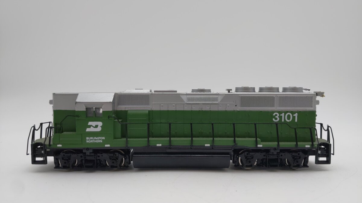 Bachmann 41-0612-03 HO Burlington Northern EMD GP50 Diesel Locomotive #3101 EX