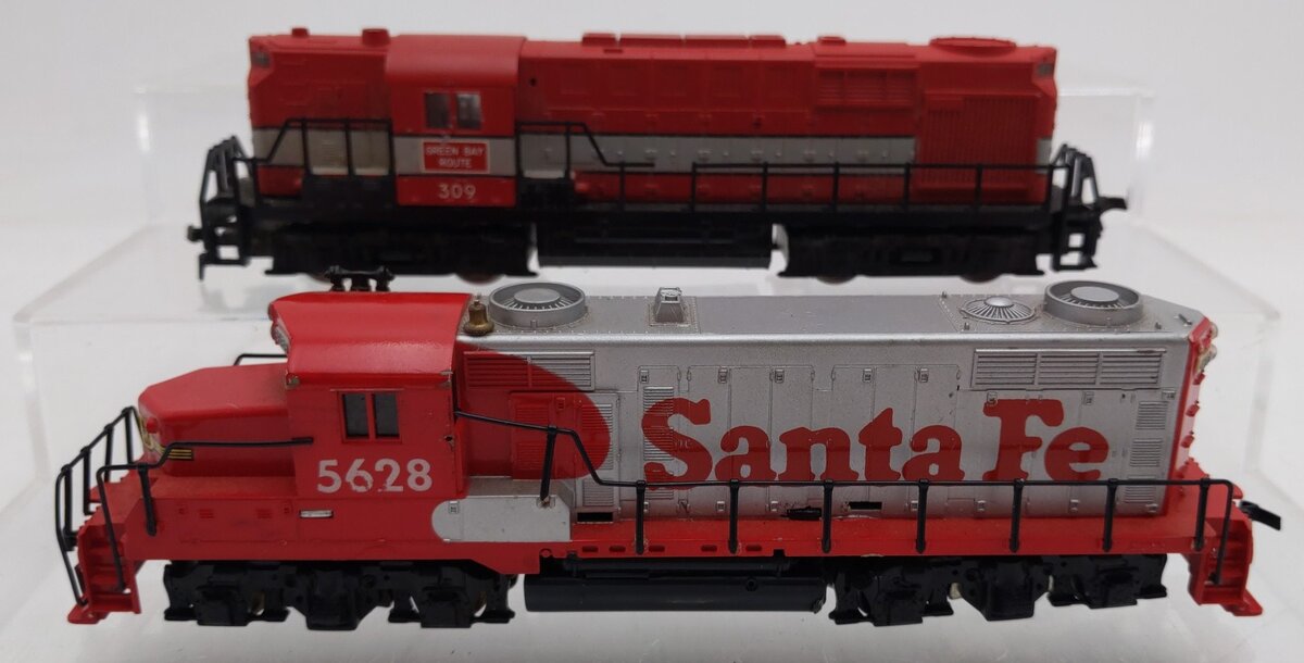 AHM & Tyco HO Scale Diesel Locomotives: #5628, & 309 [2] VG