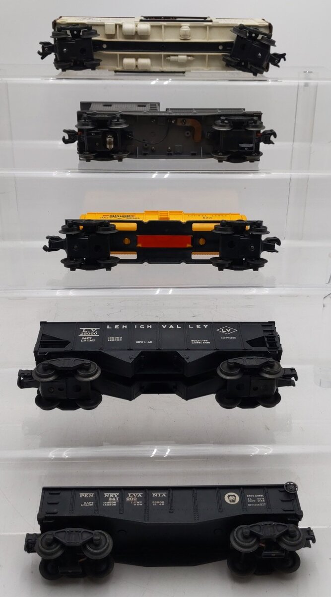Lionel Vintage O Gauge Freight Cars #6672,6015,347000,25000,2420 [5] VG