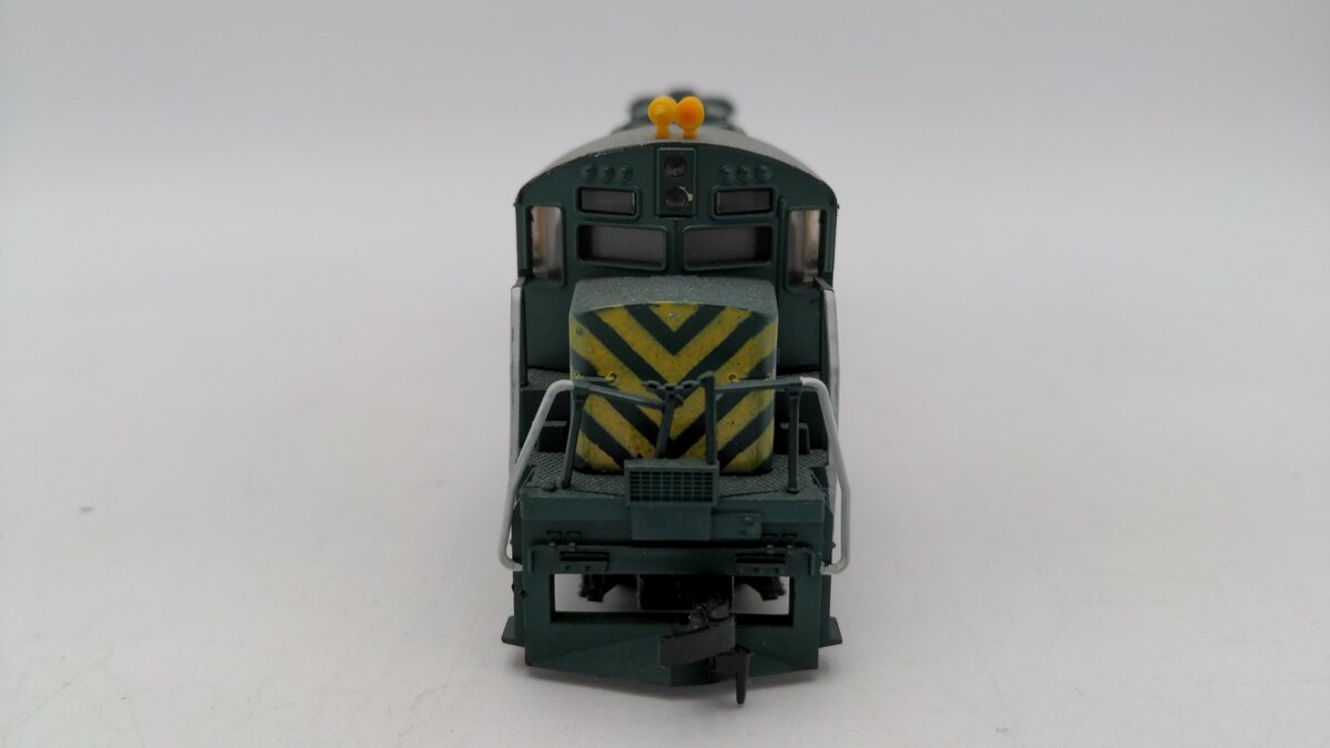 AHM 5015C HO Scale Chicago & North Western 