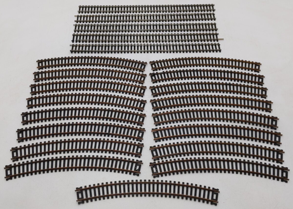 Atlas HO Scale Assorted Curved and Straight Track Sections [22] EX