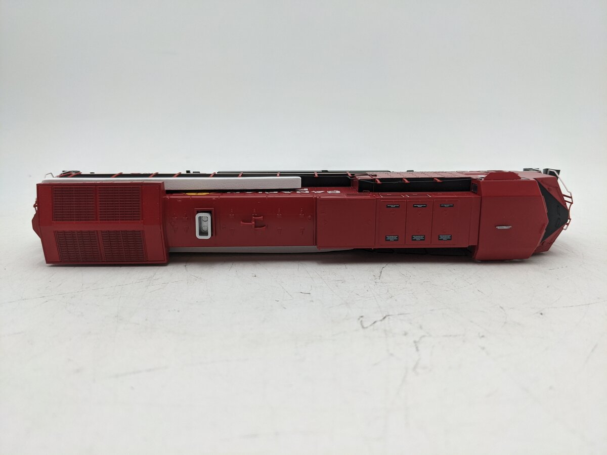 Roundhouse RND97268 HO Scale Canadian Pacific AC4400CW Diesel Engine #8128 EX/Box