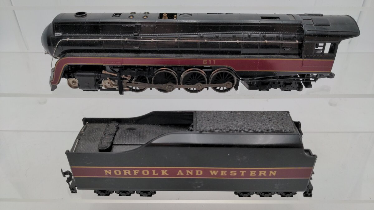 Bachmann 41-0657 HO Norfolk & Western Class J 4-8-4 Steam Locomotive & Tender EX