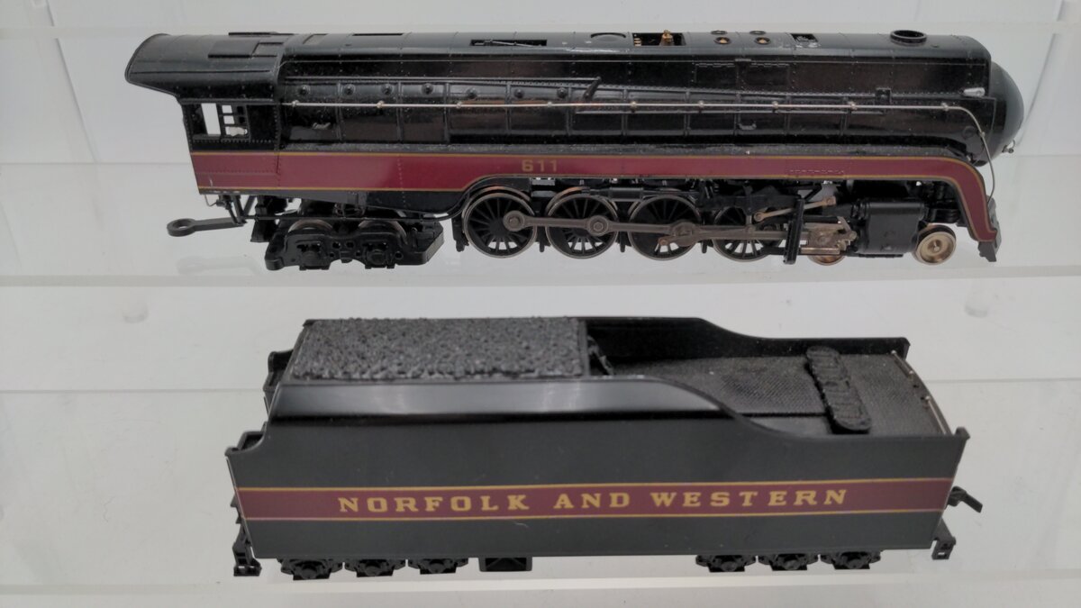 Bachmann 41-0657 HO Norfolk & Western Class J 4-8-4 Steam Locomotive & Tender EX