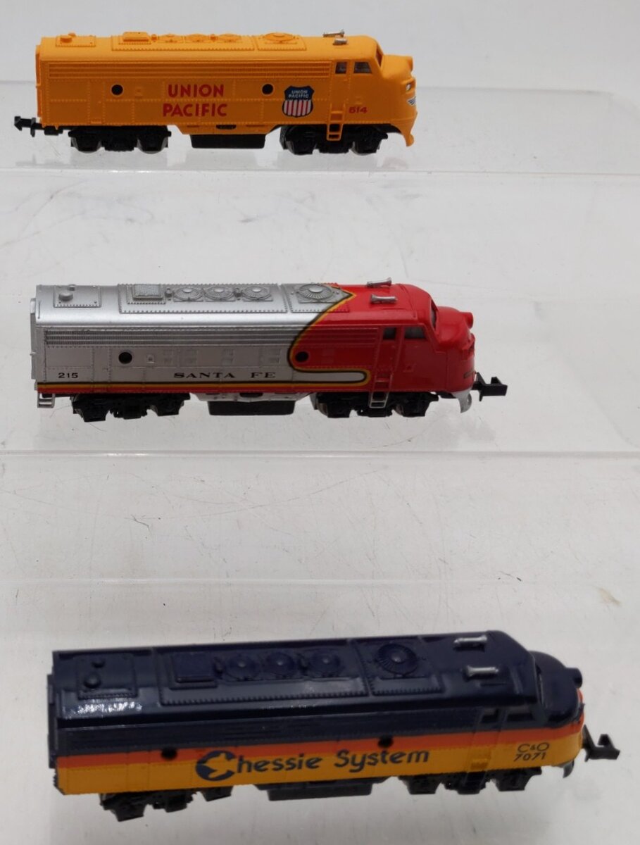 Bachmann N Scale Diesel Locomotives: #215, 514, & 7071 [3] EX
