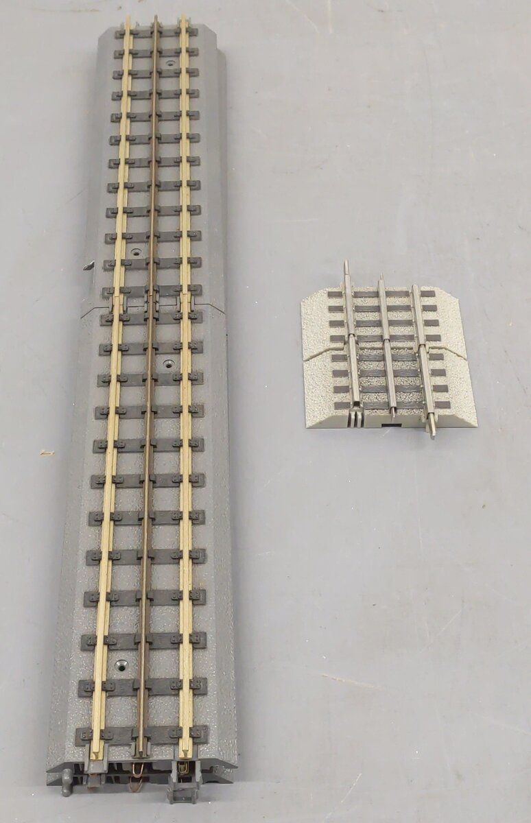 Assorted MTH Lionel Straight Track Sections [6] EX