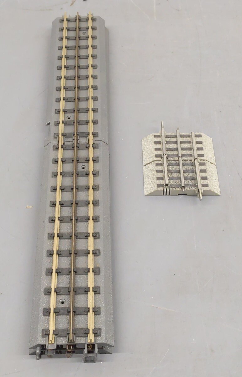 Assorted MTH Lionel Straight Track Sections [6] EX
