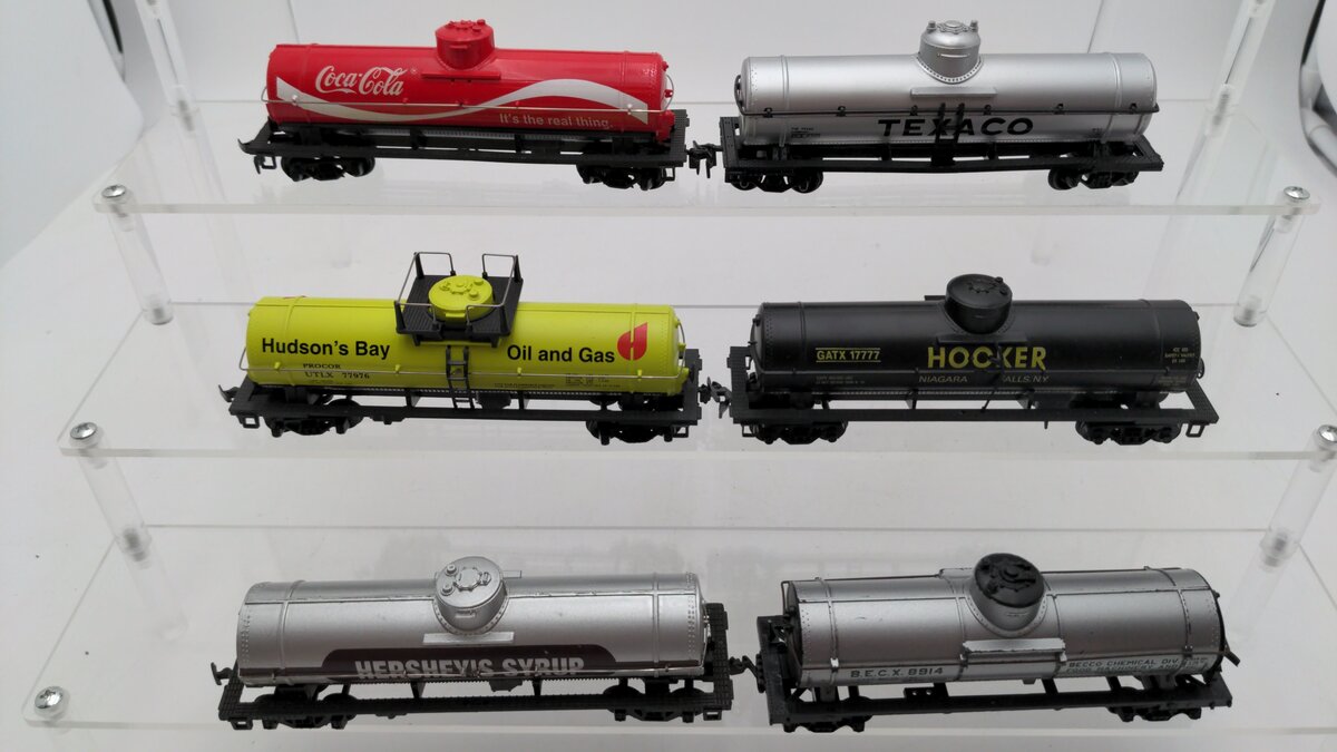 Tyco, Bachmann & Varney HO Scale Assorted Single Dome Tank Cars: 8914, 6305 [6] VG