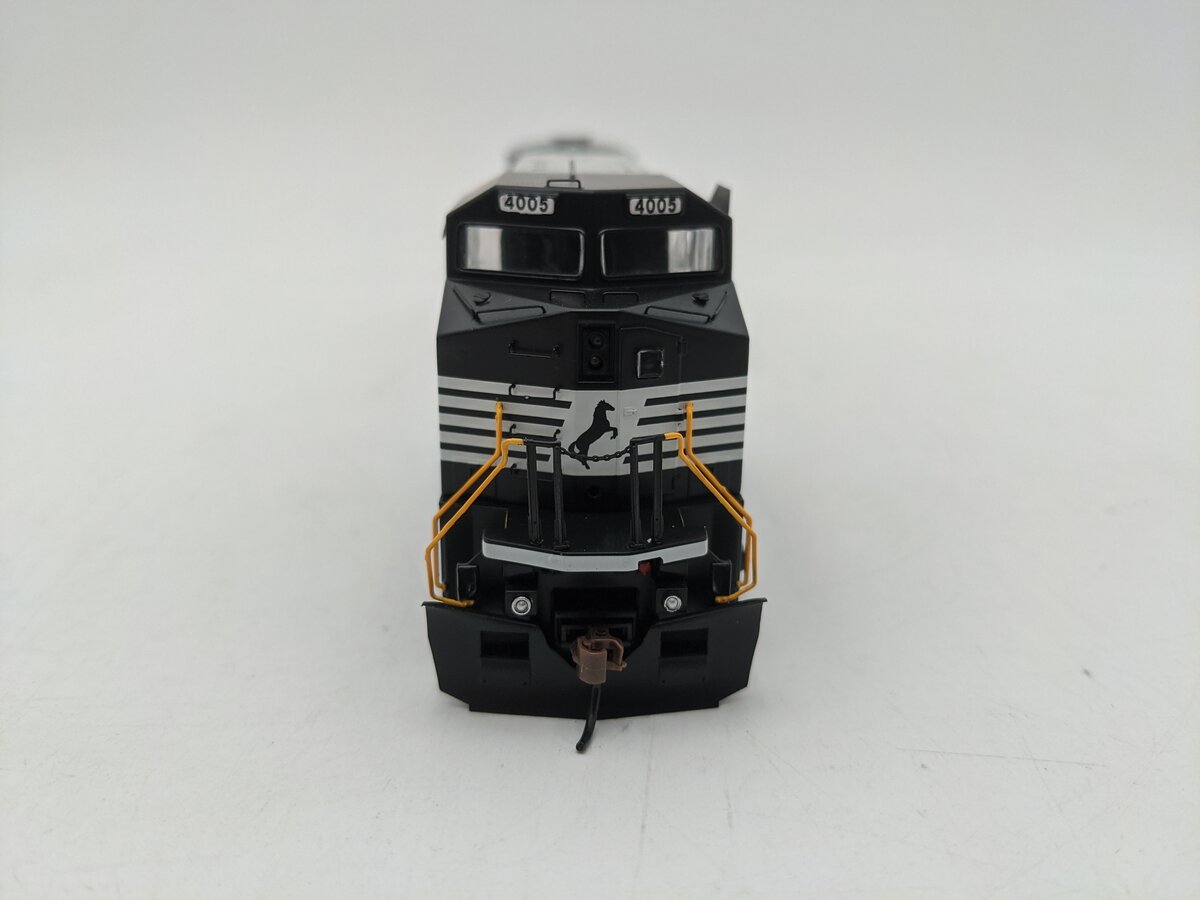 Roundhouse 77705 HO Norfolk Southern AC4400CW Diesel Locomotive #4005