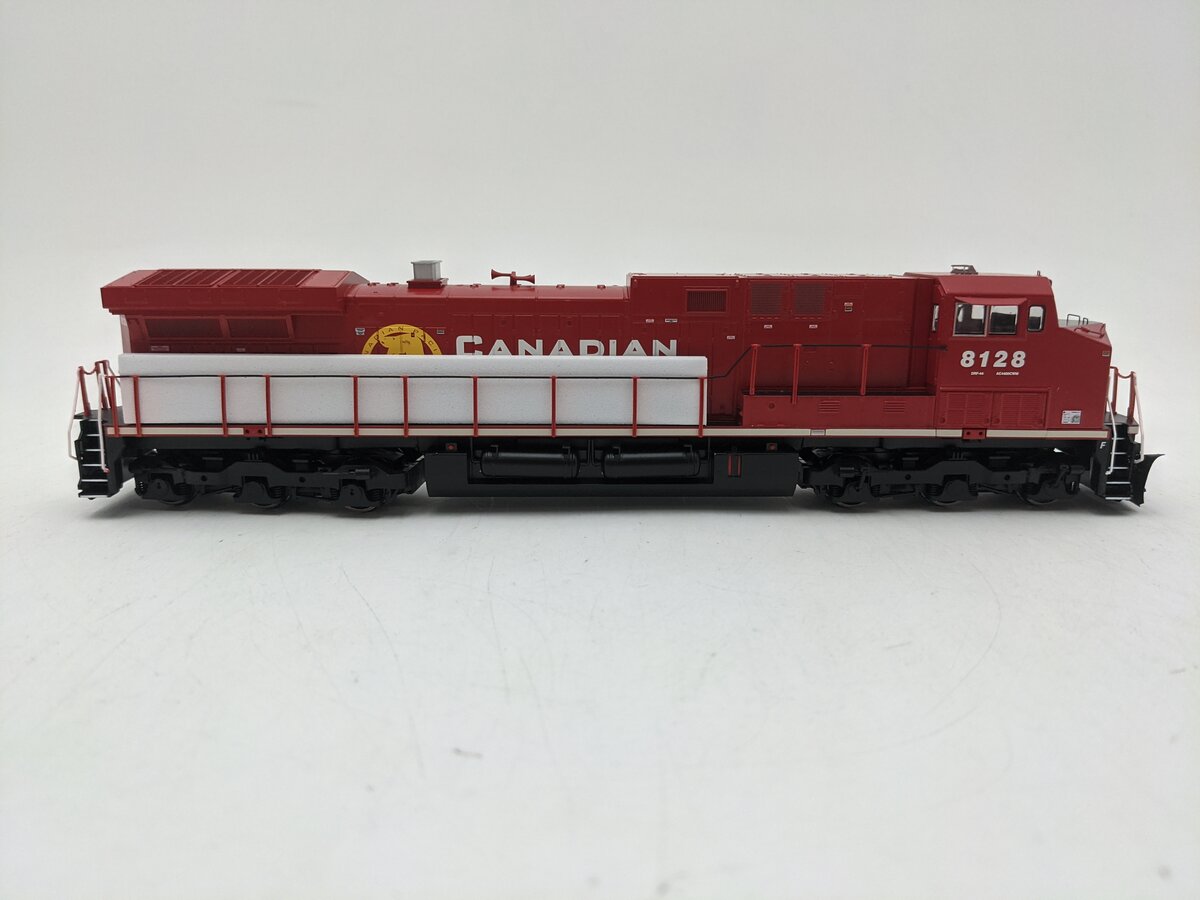 Roundhouse RND97268 HO Scale Canadian Pacific AC4400CW Diesel Engine #8128 EX/Box