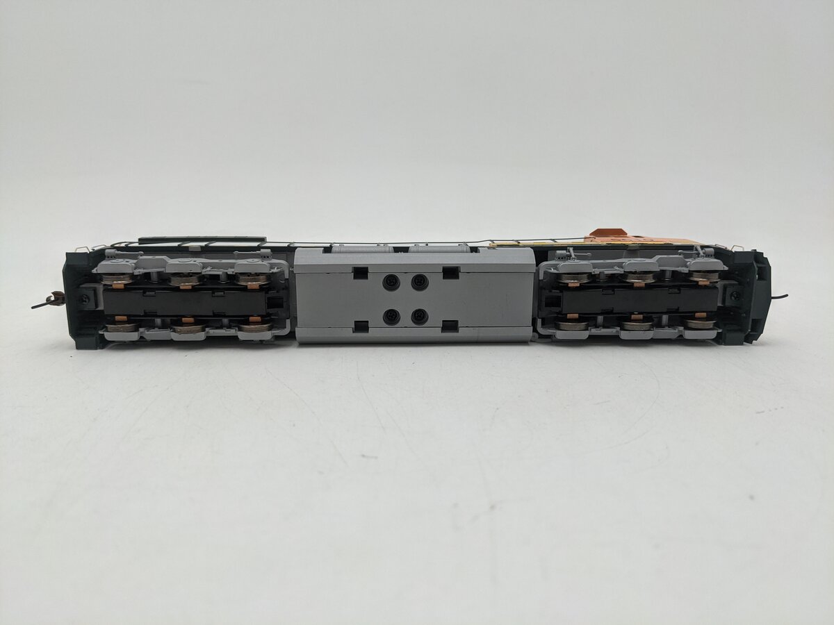 Roundhouse 77711 HO Santa Fe AC4400CW Diesel Locomotive #5610