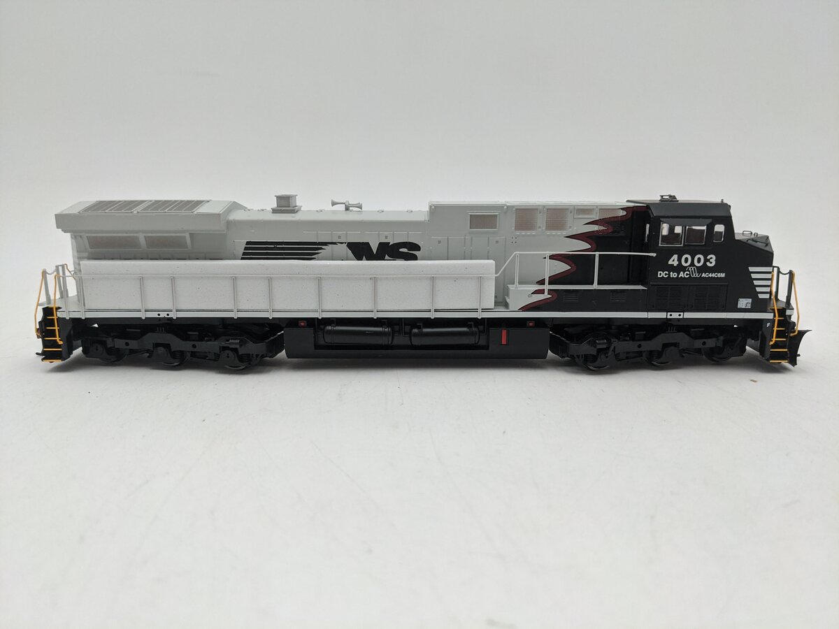 Roundhouse 77704 HO Norfolk Southern AC4400CW Diesel Locomotive #4003