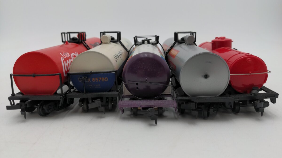 Tyco, AHM, & Other HO Scale Assorted Tank Cars: 835470, 85780, 5708 [5] VG