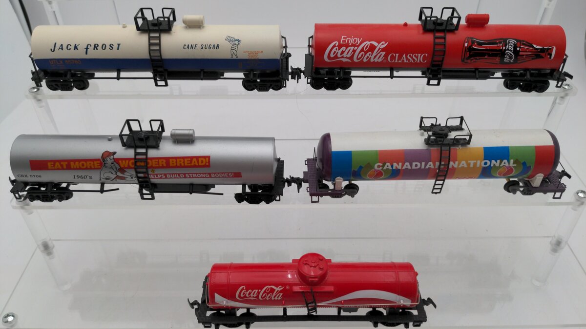 Tyco, AHM, & Other HO Scale Assorted Tank Cars: 835470, 85780, 5708 [5] VG