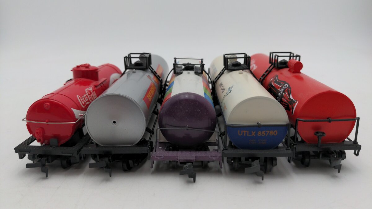 Tyco, AHM, & Other HO Scale Assorted Tank Cars: 835470, 85780, 5708 [5] VG
