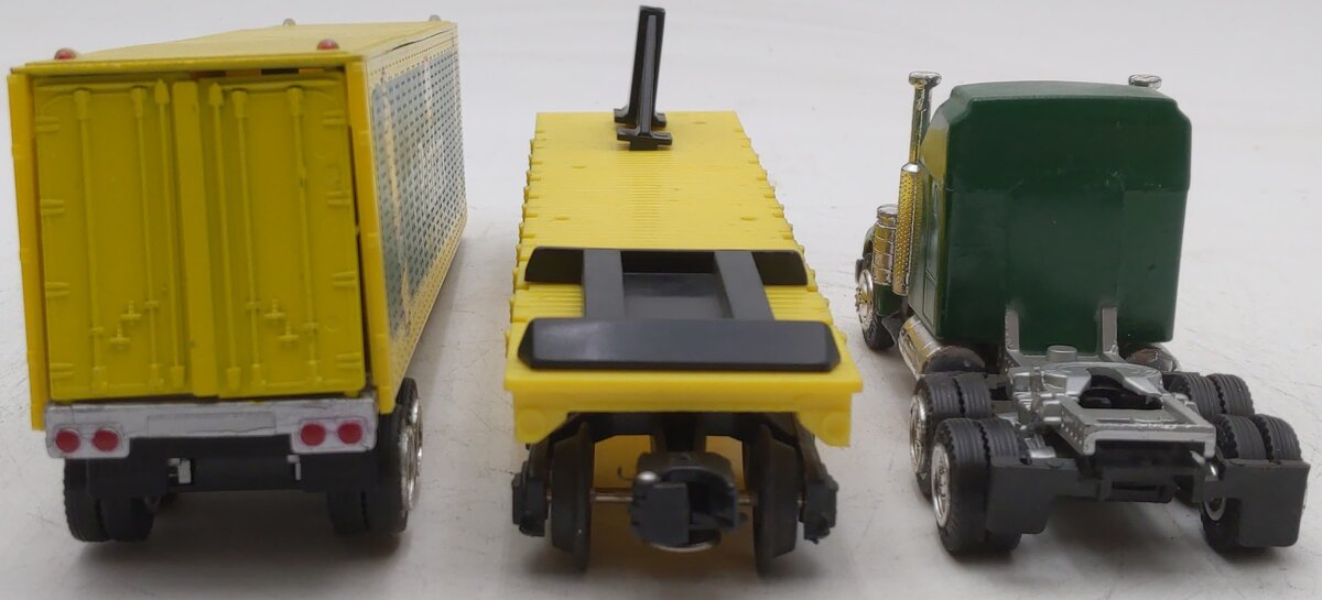 K-Line K22050 Puritan Flatcar w/Tractor Trailer VG/Box