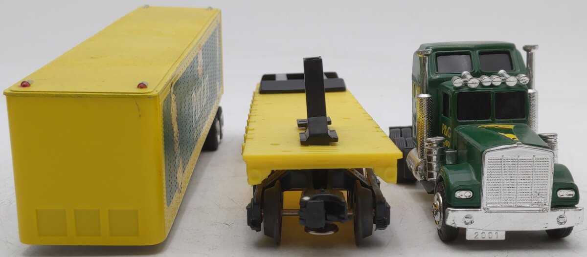 K-Line K22050 Puritan Flatcar w/Tractor Trailer VG/Box