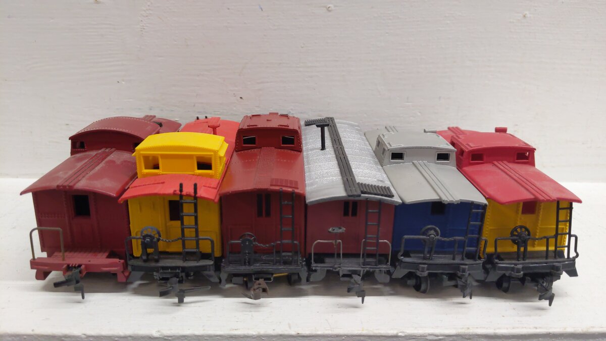 Mantua, Hobbyline, & Other HO Scale Assorted Cabooses: 1954, 792, 476993 [6] VG