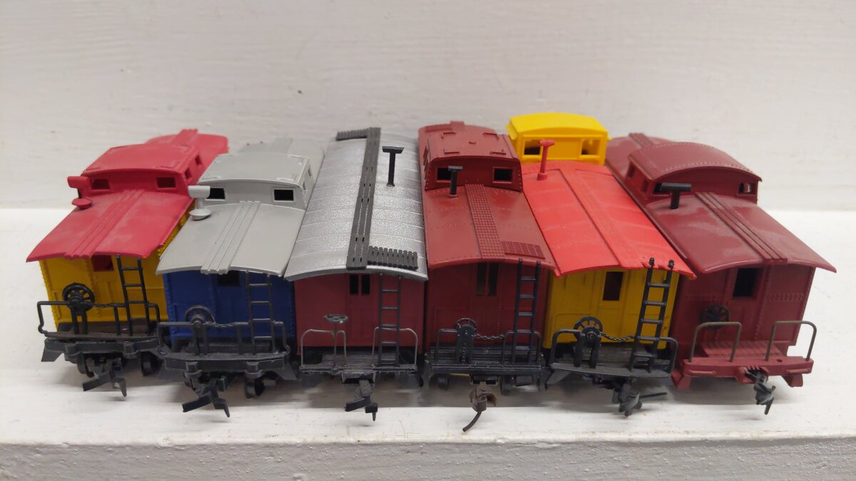 Mantua, Hobbyline, & Other HO Scale Assorted Cabooses: 1954, 792, 476993 [6] VG