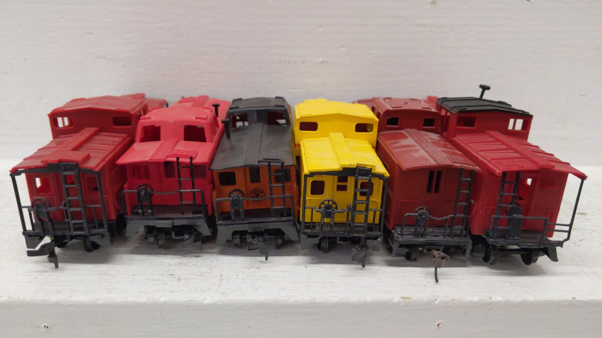Tyco, Mantua, & Other HO Scale Assorted Cabooses: 506, 6008, 999246, 057090 [6] VG