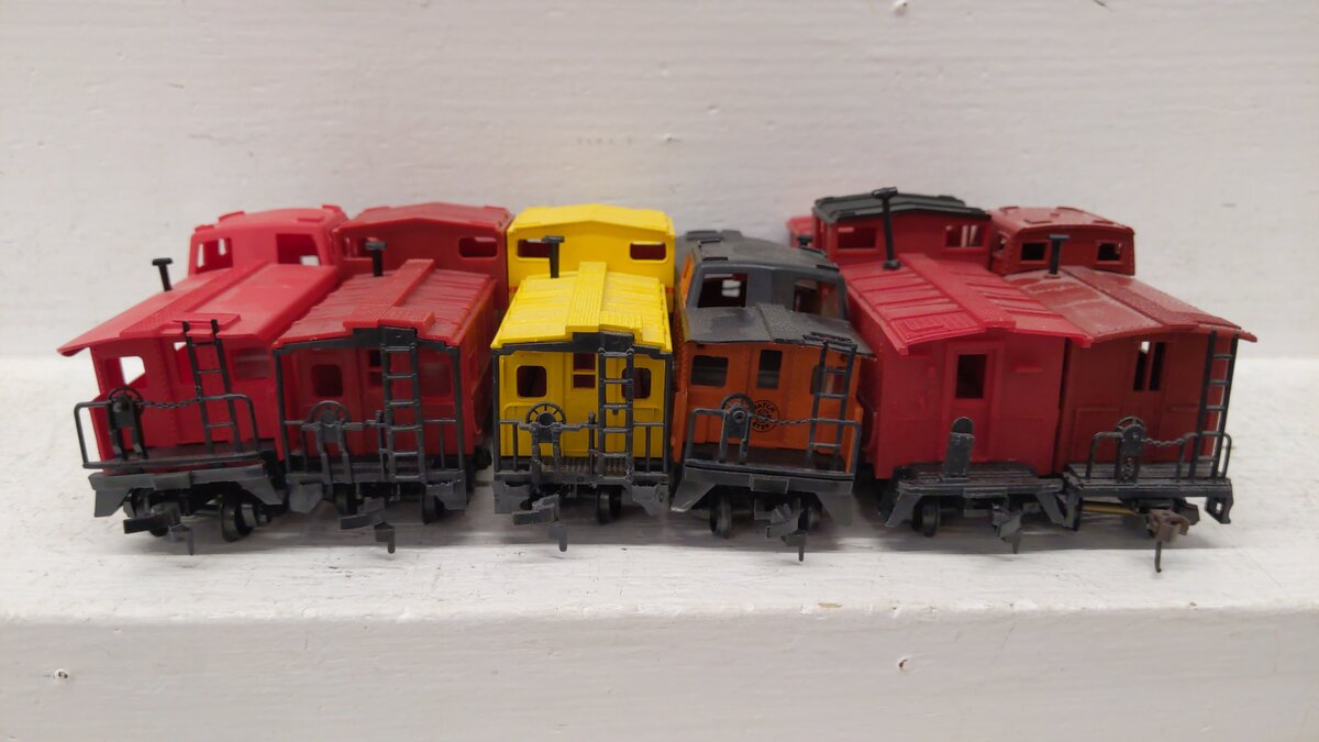 Tyco, Mantua, & Other HO Scale Assorted Cabooses: 506, 6008, 999246, 057090 [6] VG