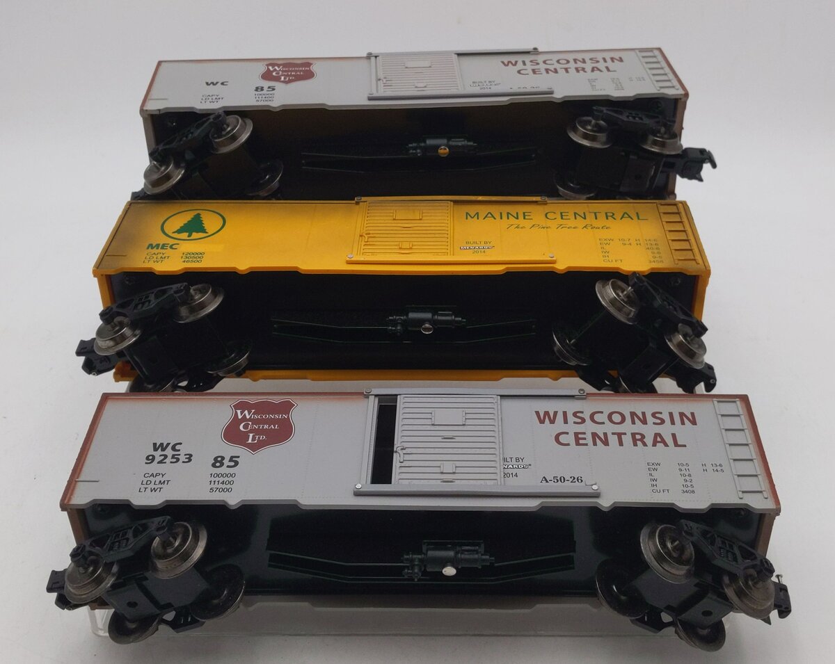 Menards O Gauge Assorted Maine central & Wisconsin Central Freight Cars #85 [3]